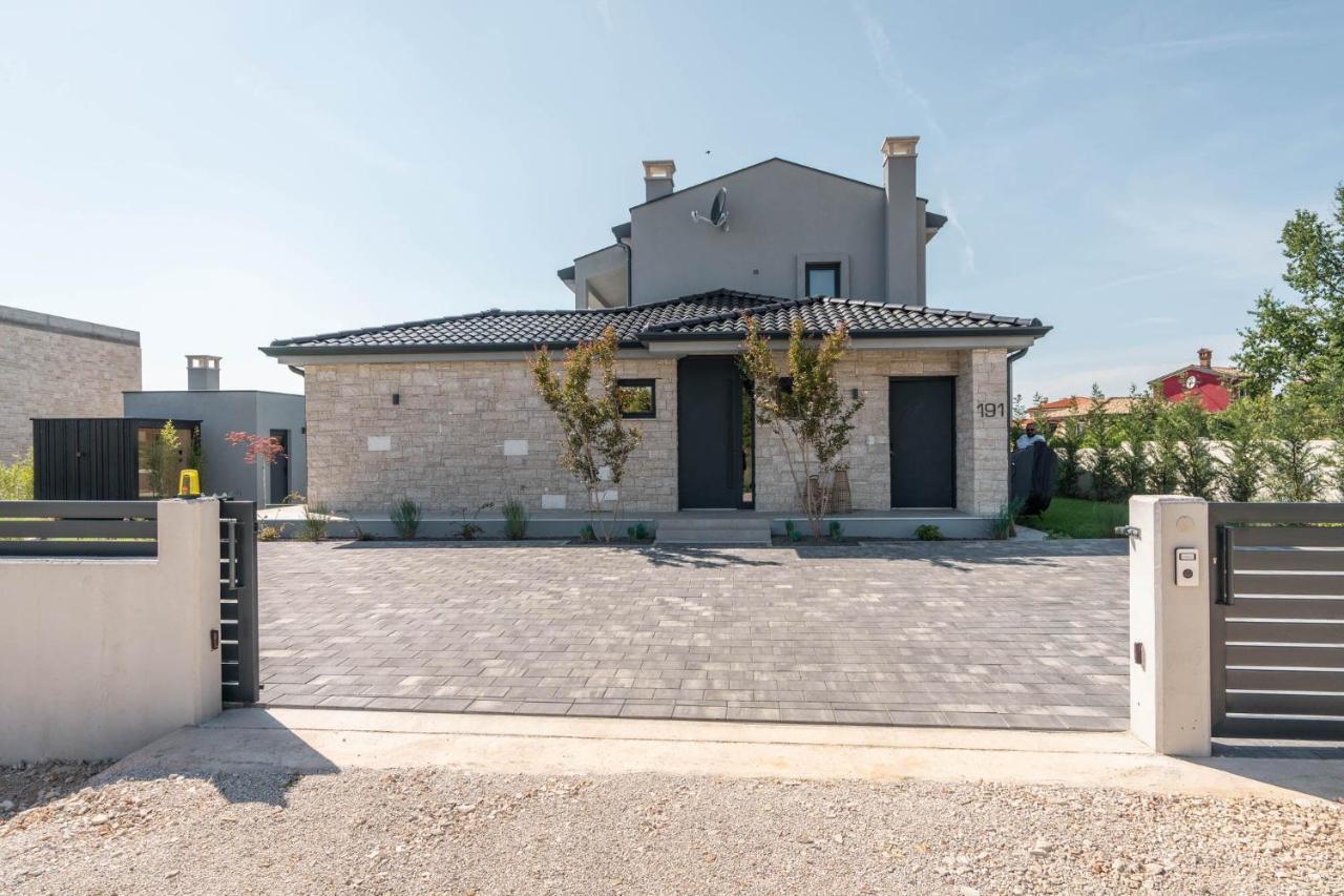 Villa Bewegte Berge Kaštelir エクステリア 写真
